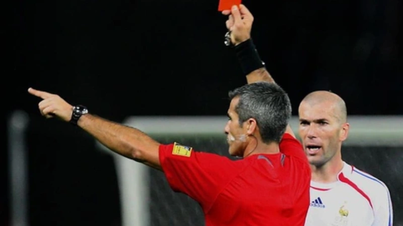 Chiến lược chơi kèo đội nhận thẻ đầu tiên hiệu quả