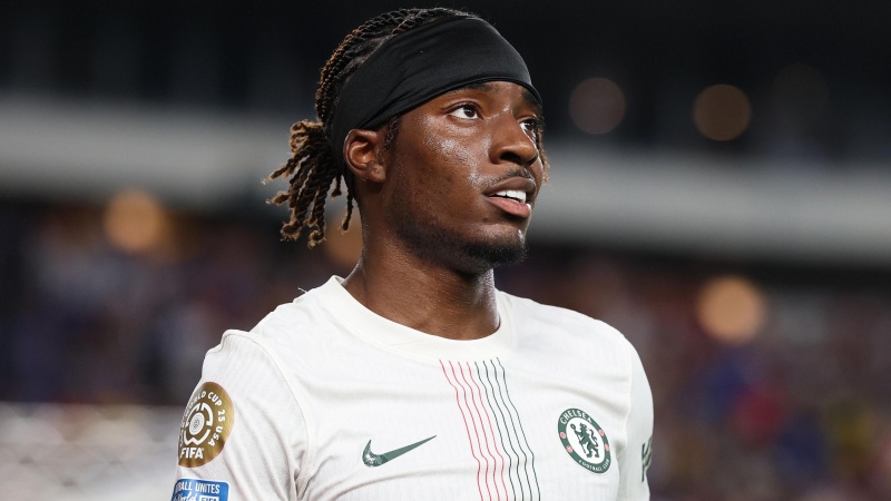 Noni Madueke: Tương lai ở cánh trái