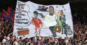 FA điều tra biểu ngữ gây tranh cãi của CĐV Crystal Palace