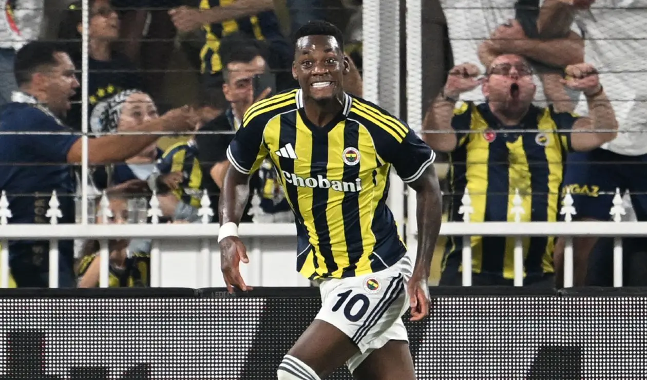 Khoảnh khắc ngỡ ngàng của Mourinho trong trận thắng ngược kịch tính