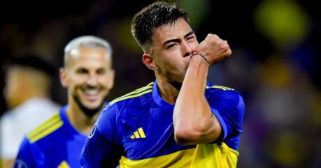 Chelsea triệu hồi Aaron Anselmino giữa khủng hoảng nhân sự